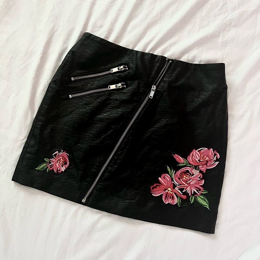 H&M Embroidered Floral Faux Black Mini Skirt